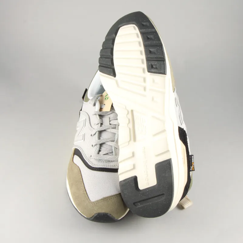 New Balance CM997HWH - Covert Green-4